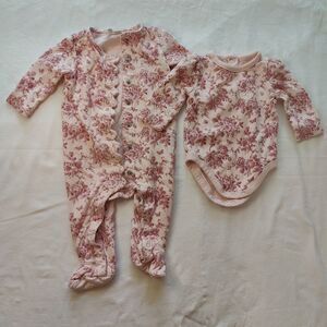 Janie and Jack Floral Toile Footed One-Piece + Onesie 0-3 months